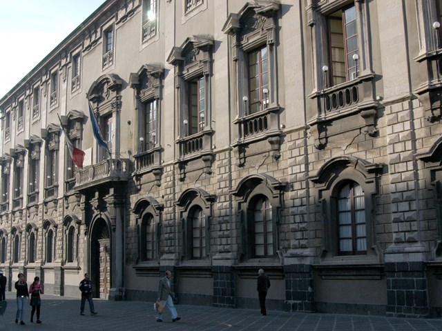 Palazzo-degli-elefanti-via-etnea